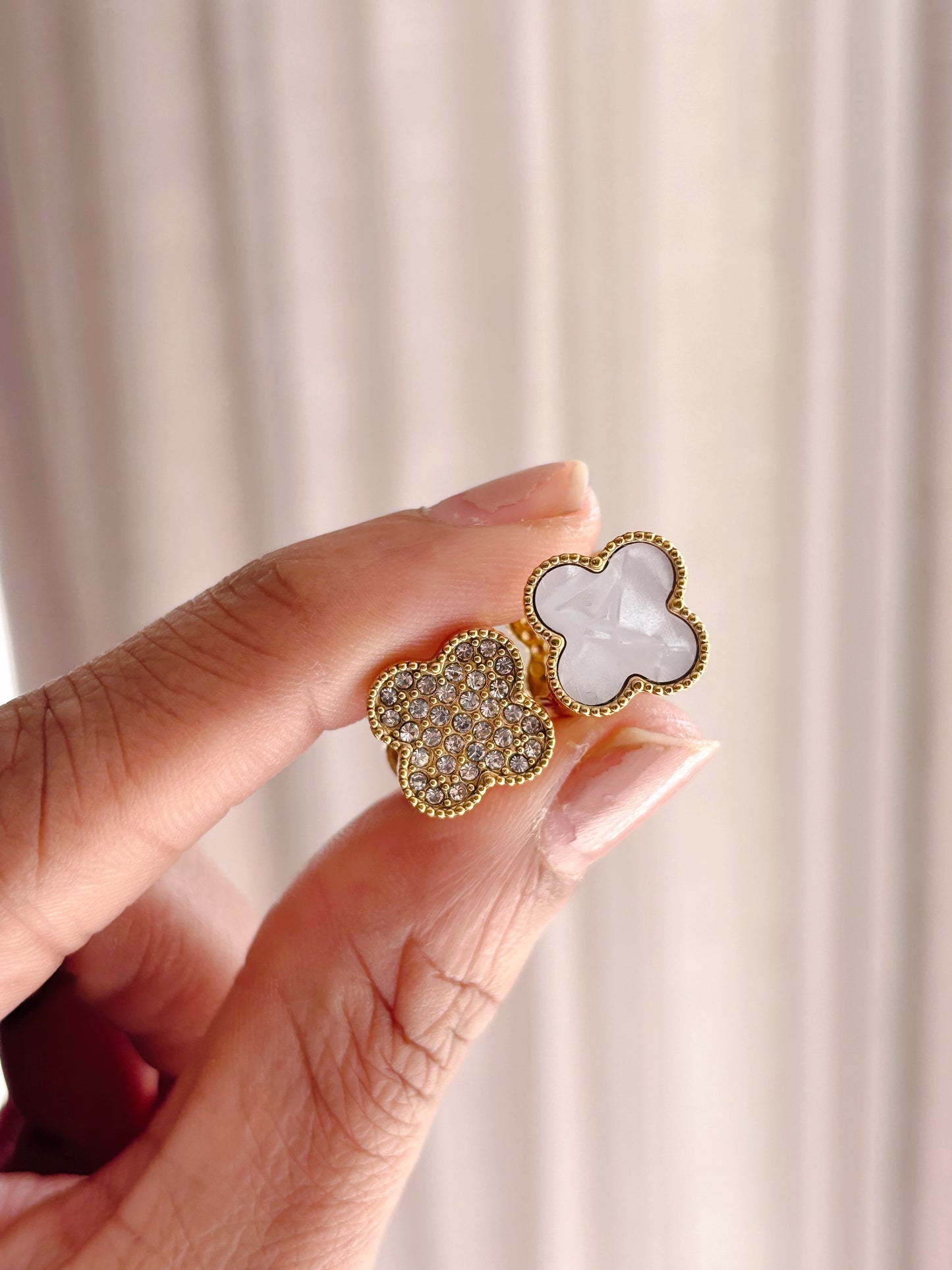 White and Gold Reversible Clover
