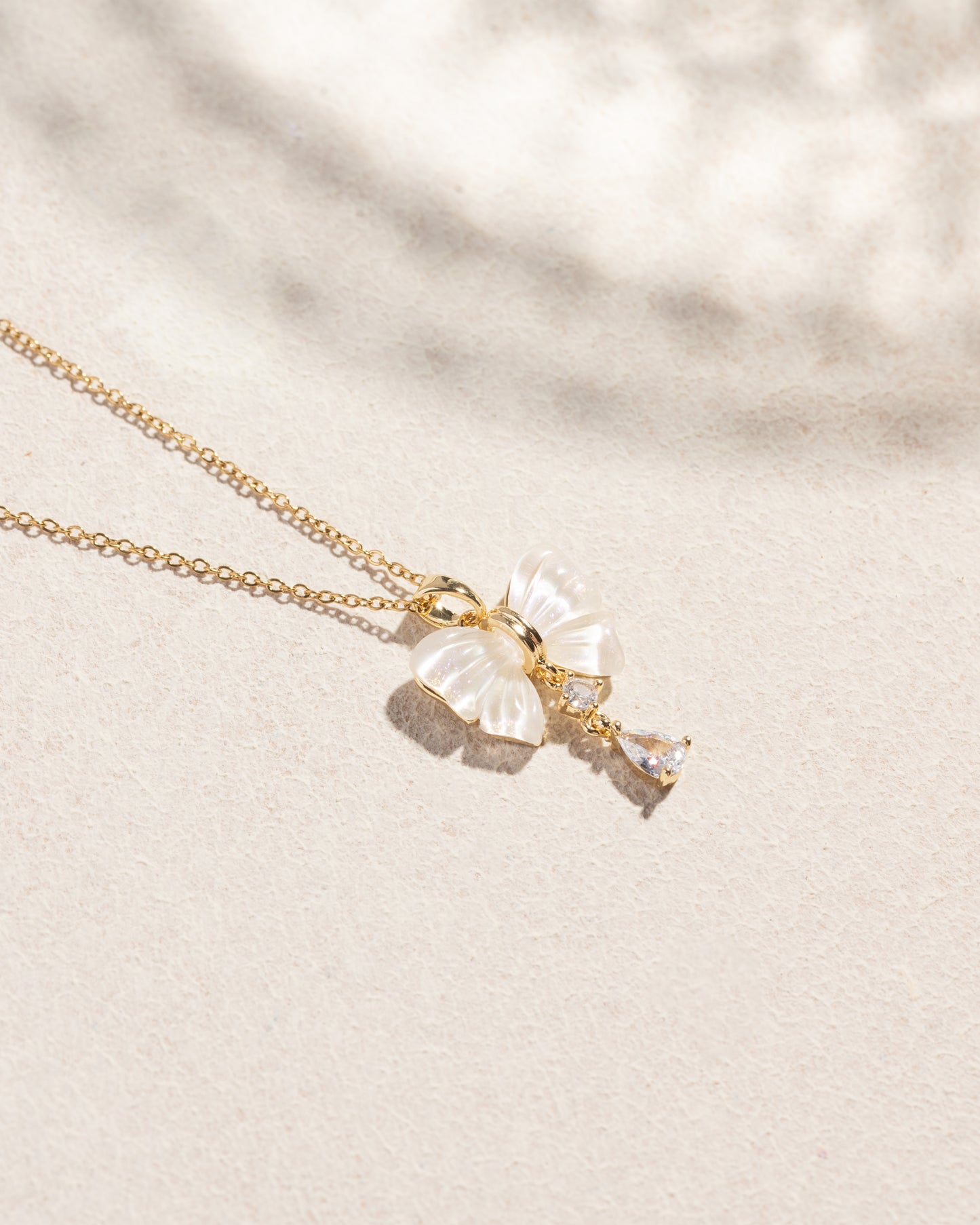 Pretty Bow Necklace