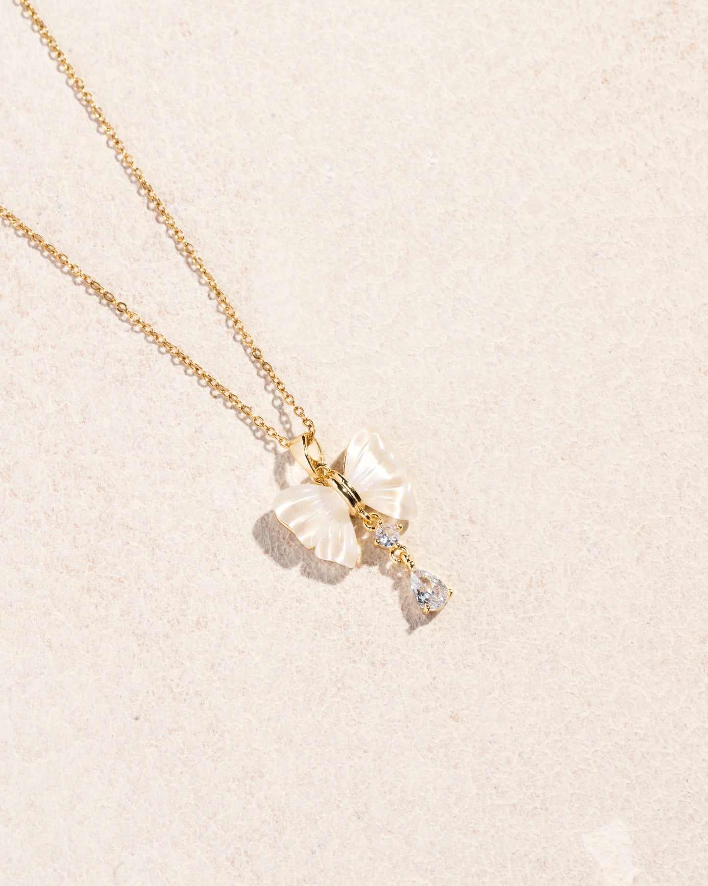 Pretty Bow Necklace