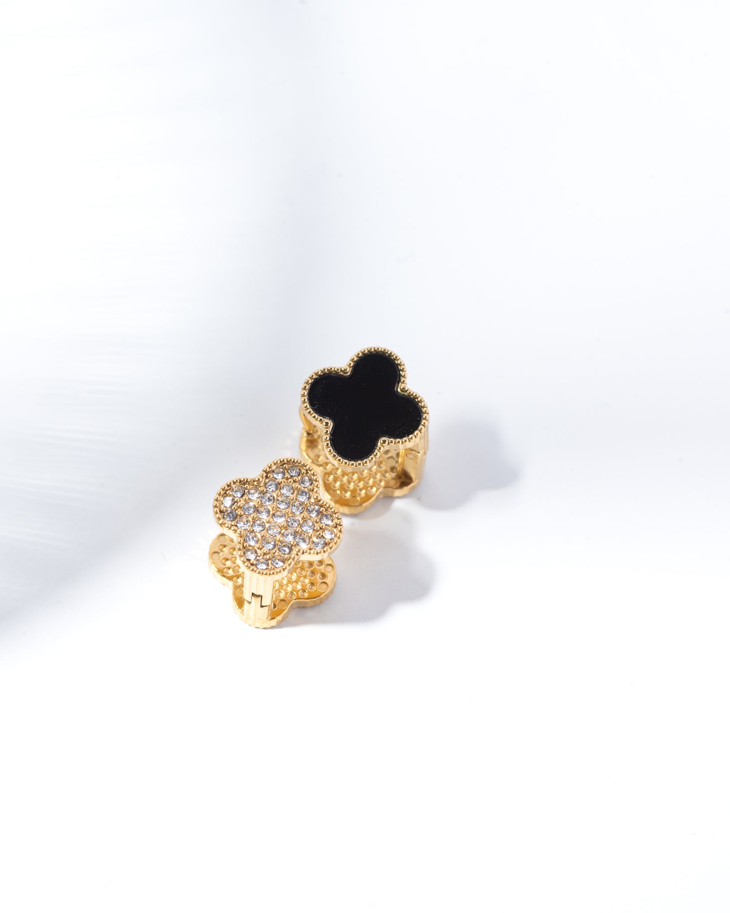 Black and Gold Reversible Clover