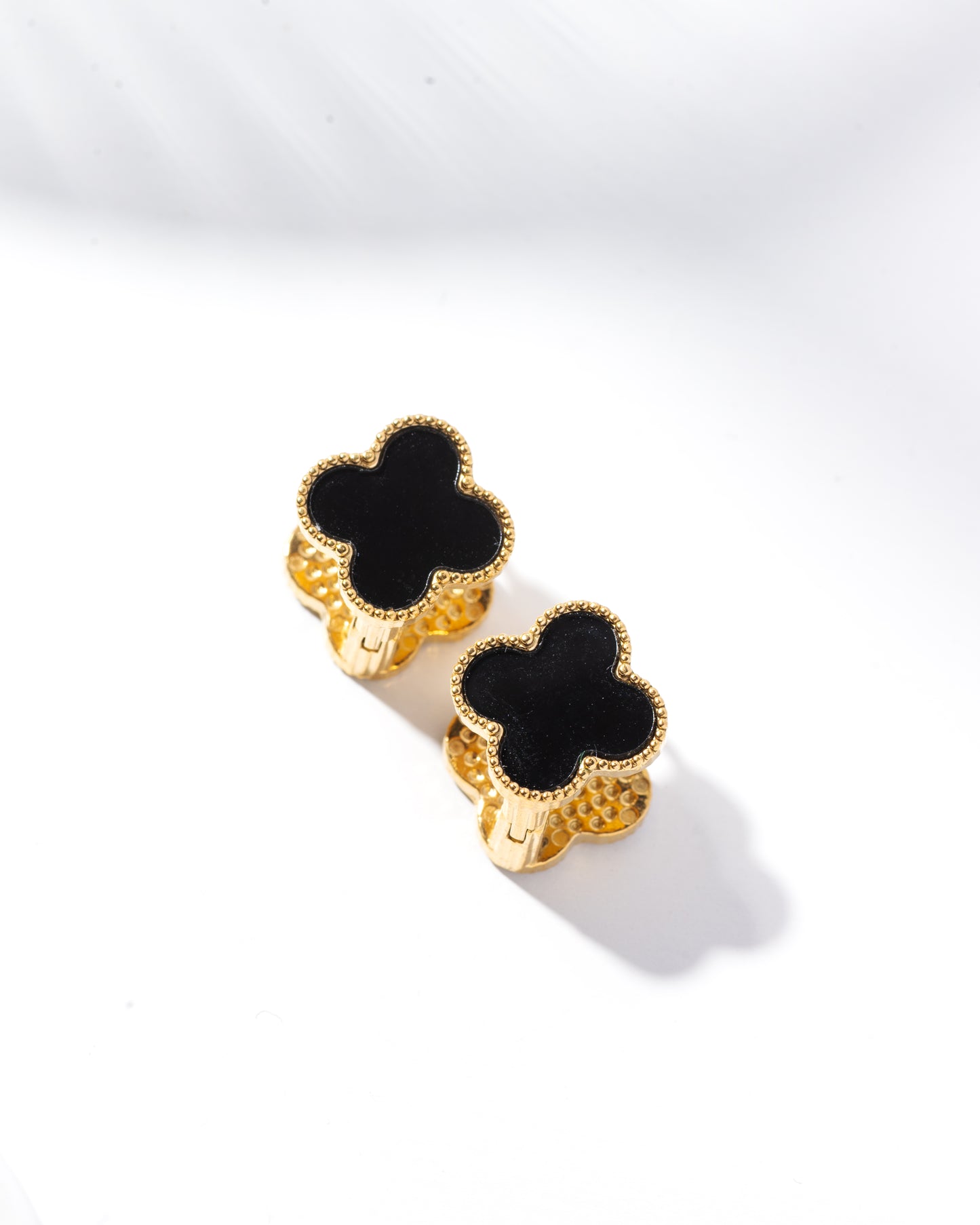 Black and Gold Reversible Clover