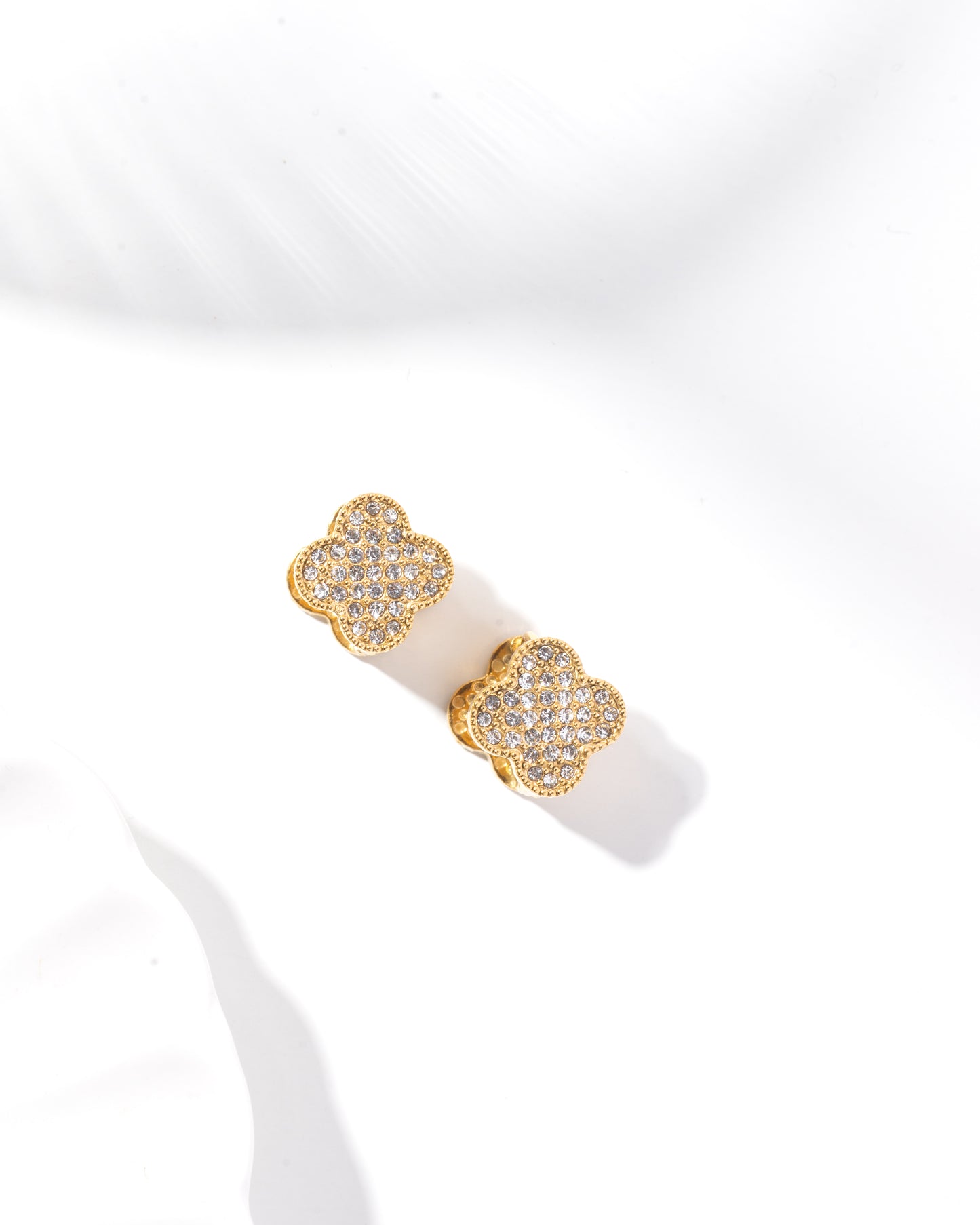 Black and Gold Reversible Clover