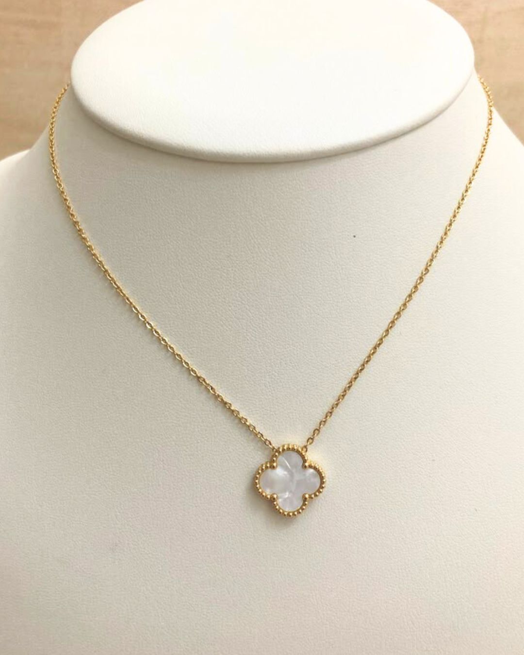 Double Sided Clover Necklace( Black & White )