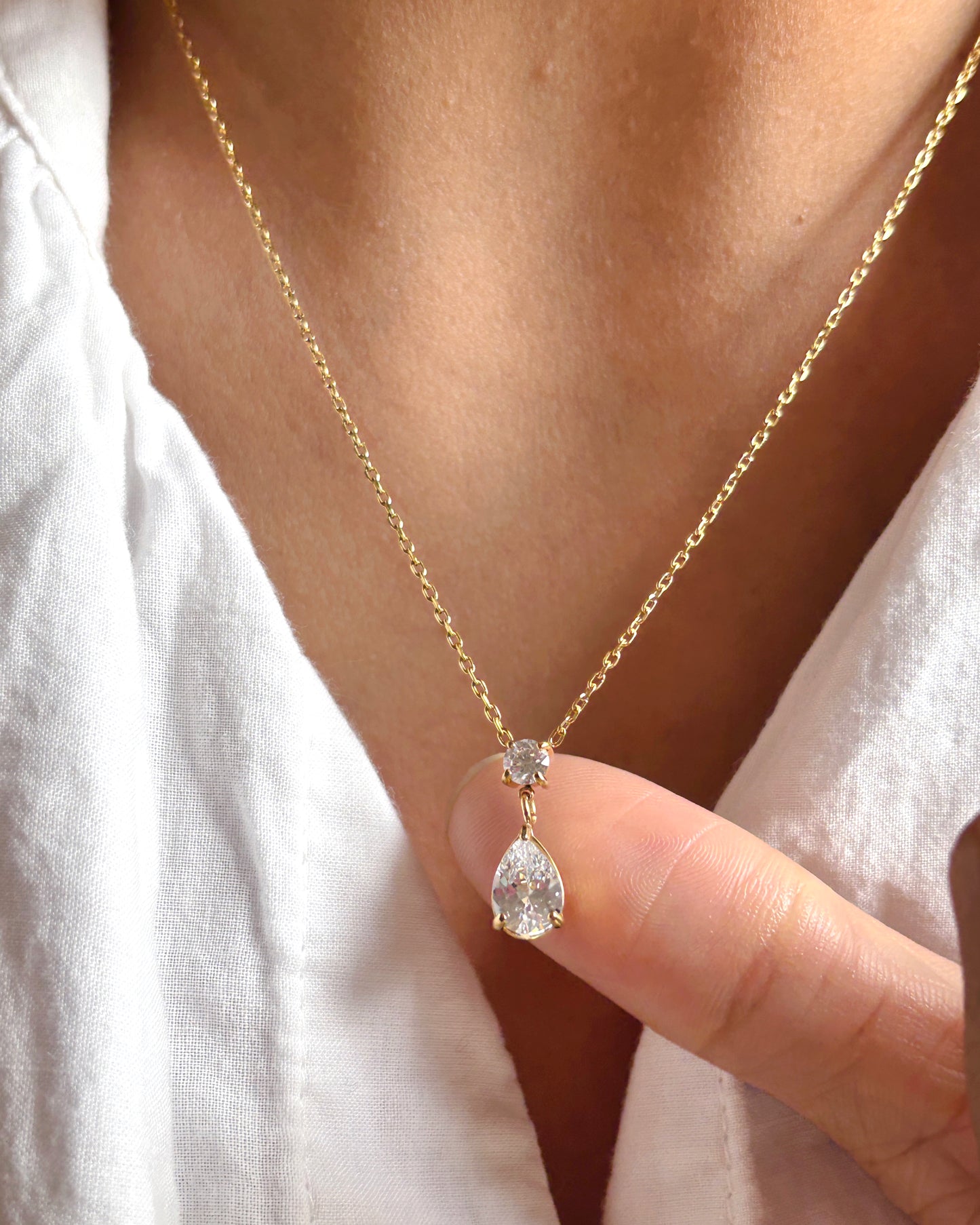 Kate Gift Set( Necklace + Earrings)