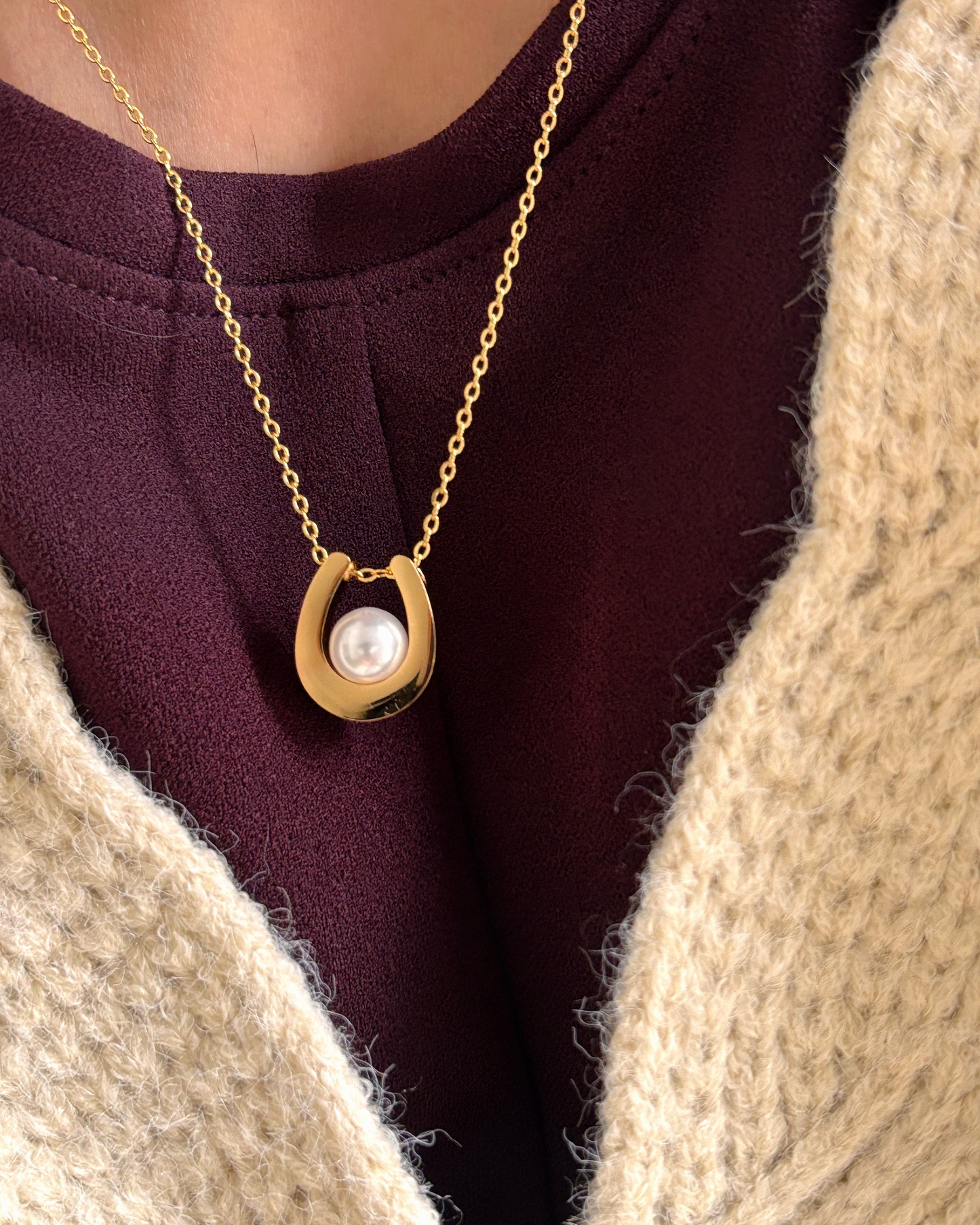 Pearl Horse Shoe Necklace