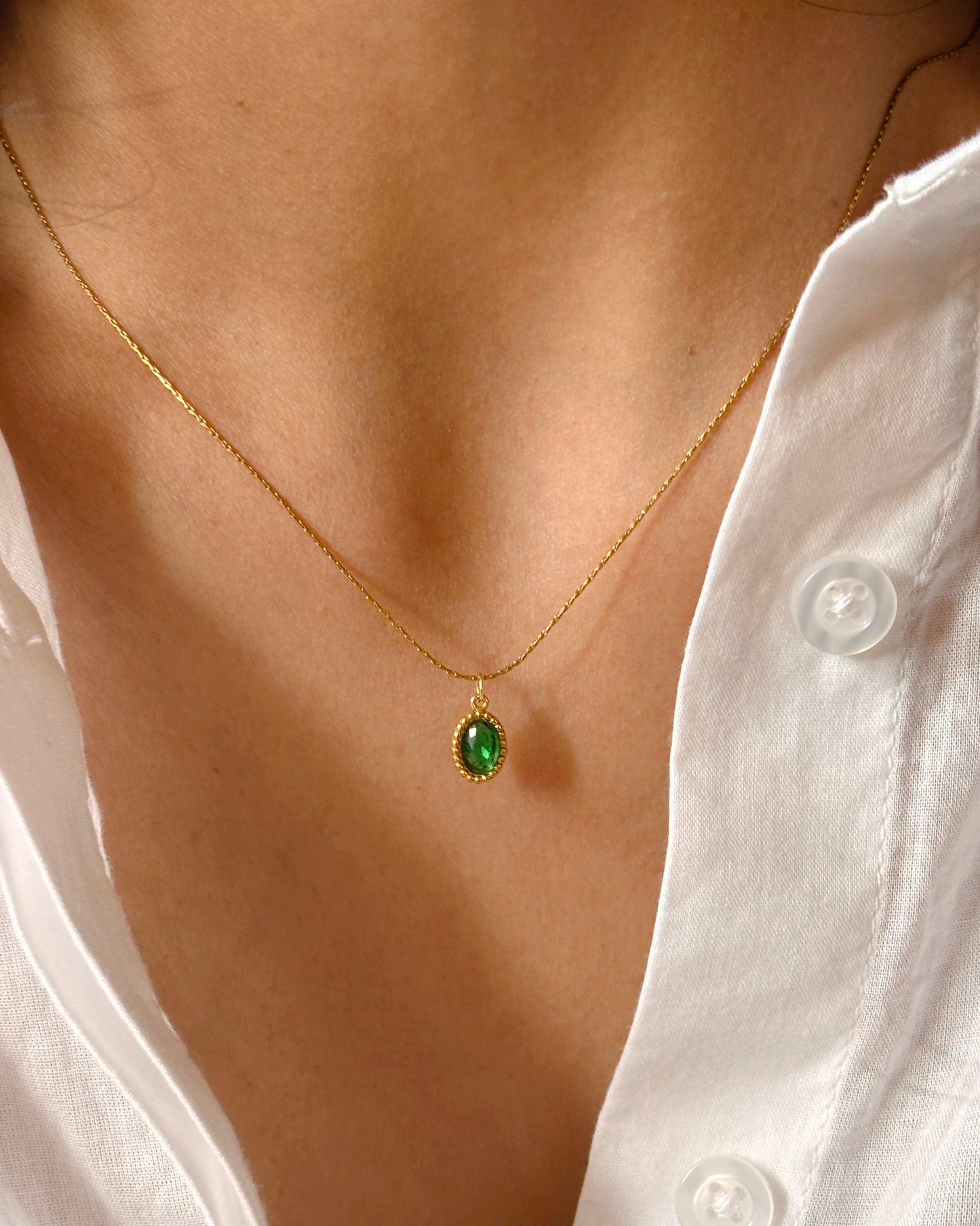 Emerald Dainty Pendent