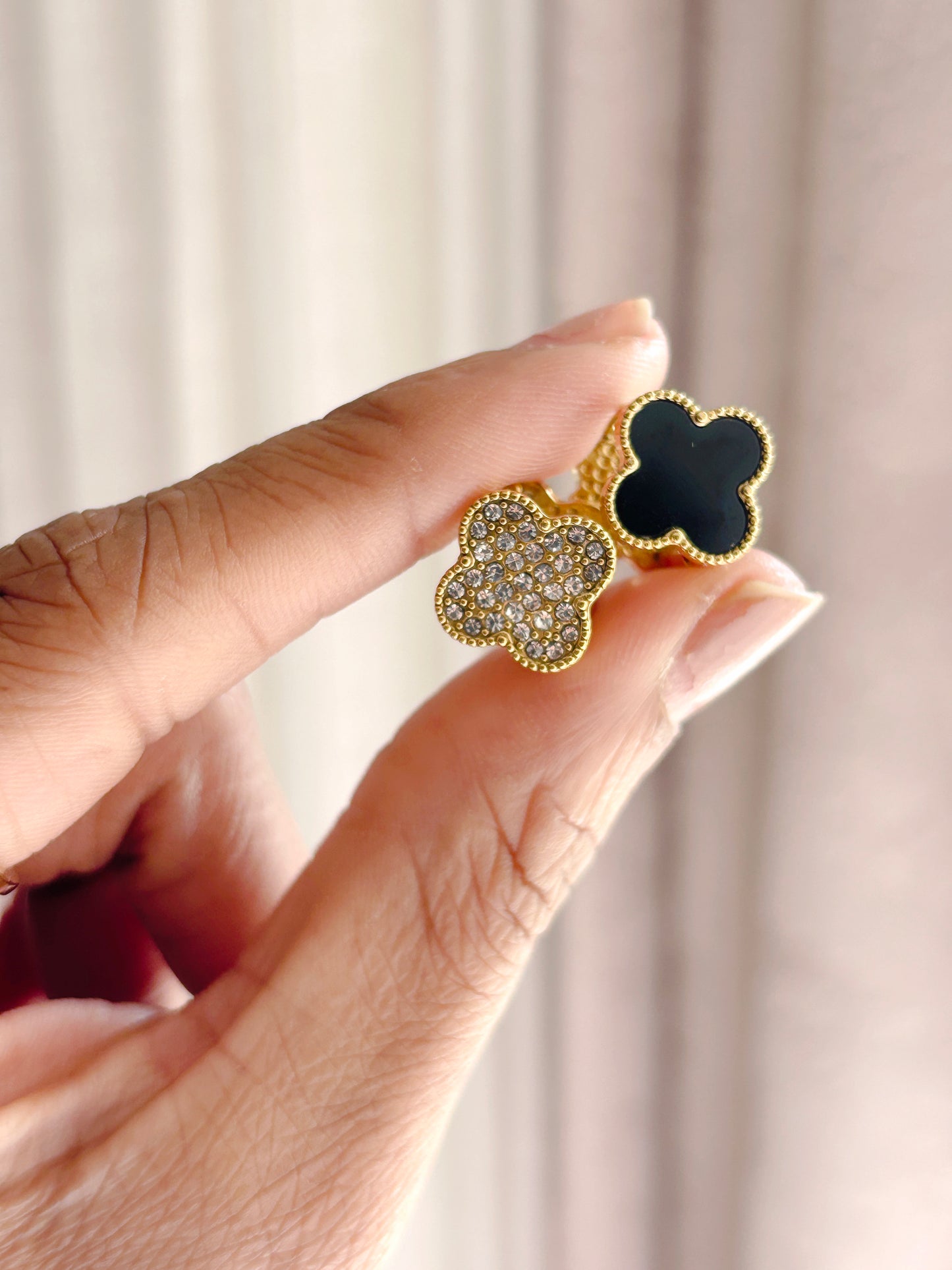 Black and Gold Reversible Clover