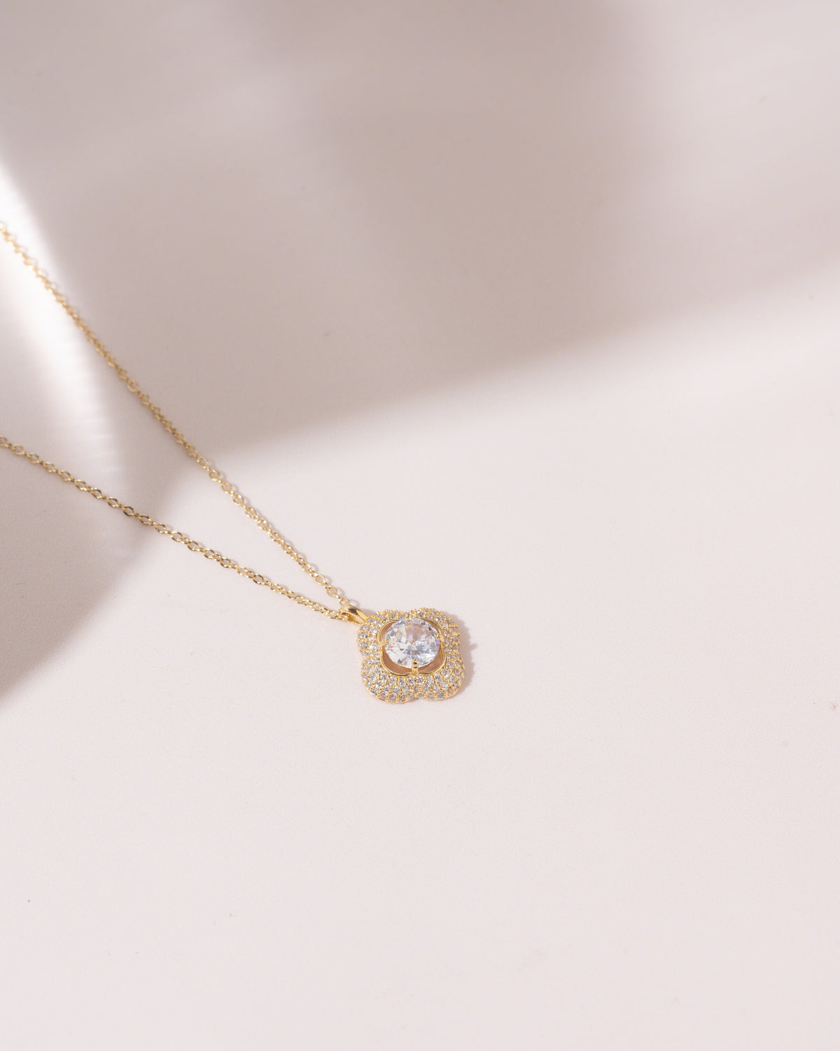 Icey Diamond Clover