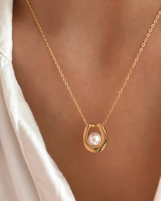 Pearl Horse Shoe Necklace
