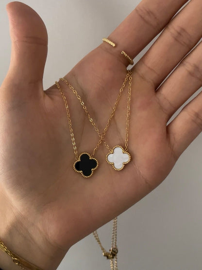 Double Sided Clover Necklace( Black & White )