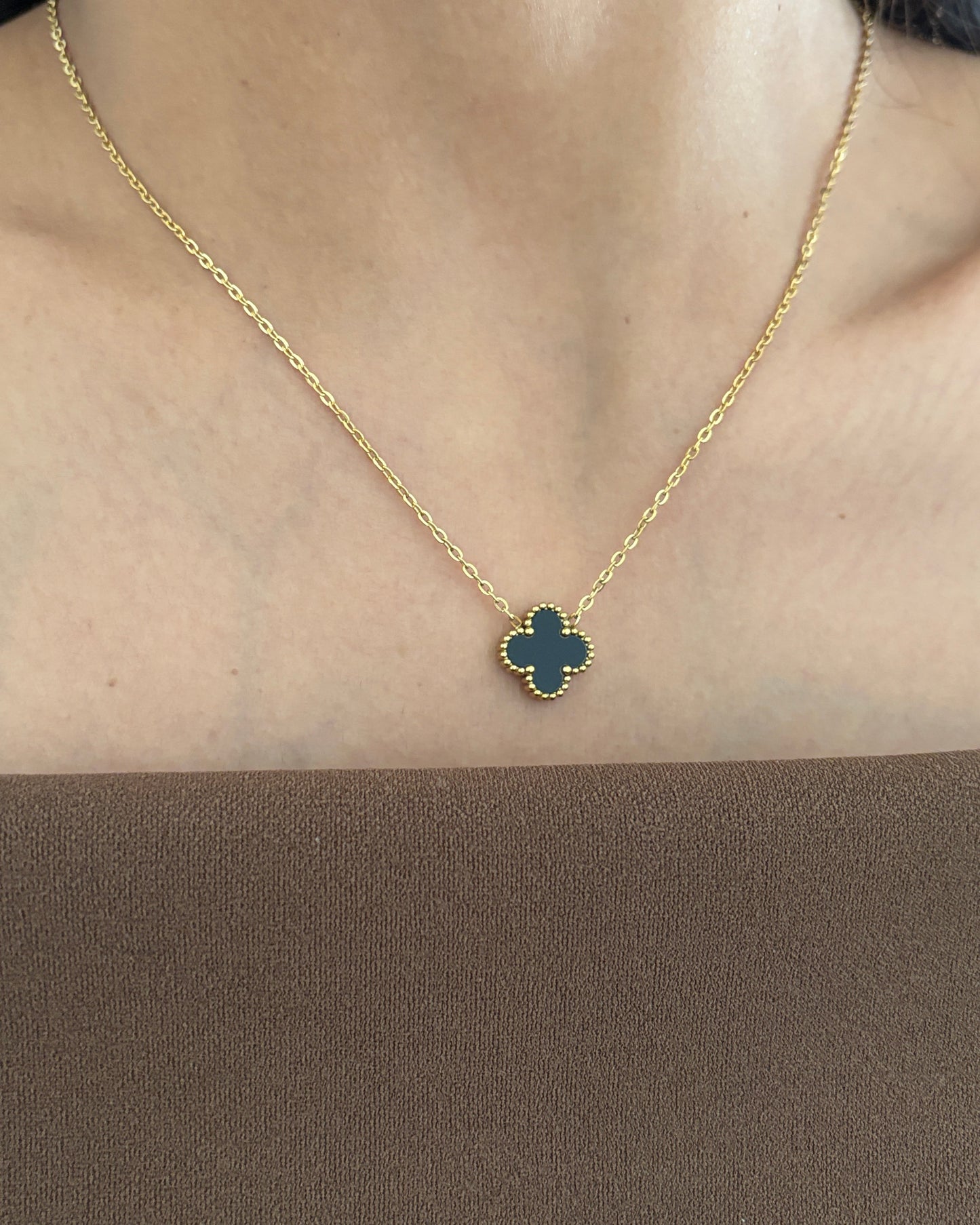 Double Sided Clover Necklace( Black & White )