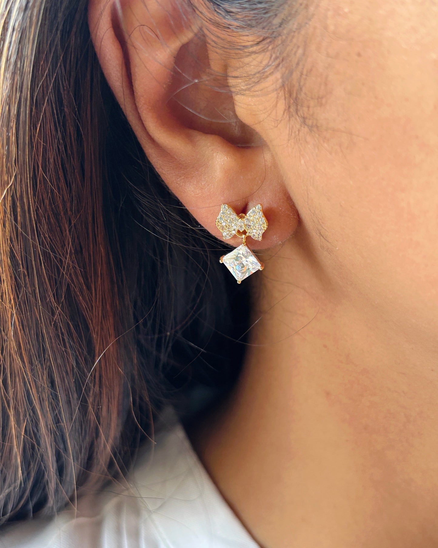 Icy Bow Dangles ( Gold )