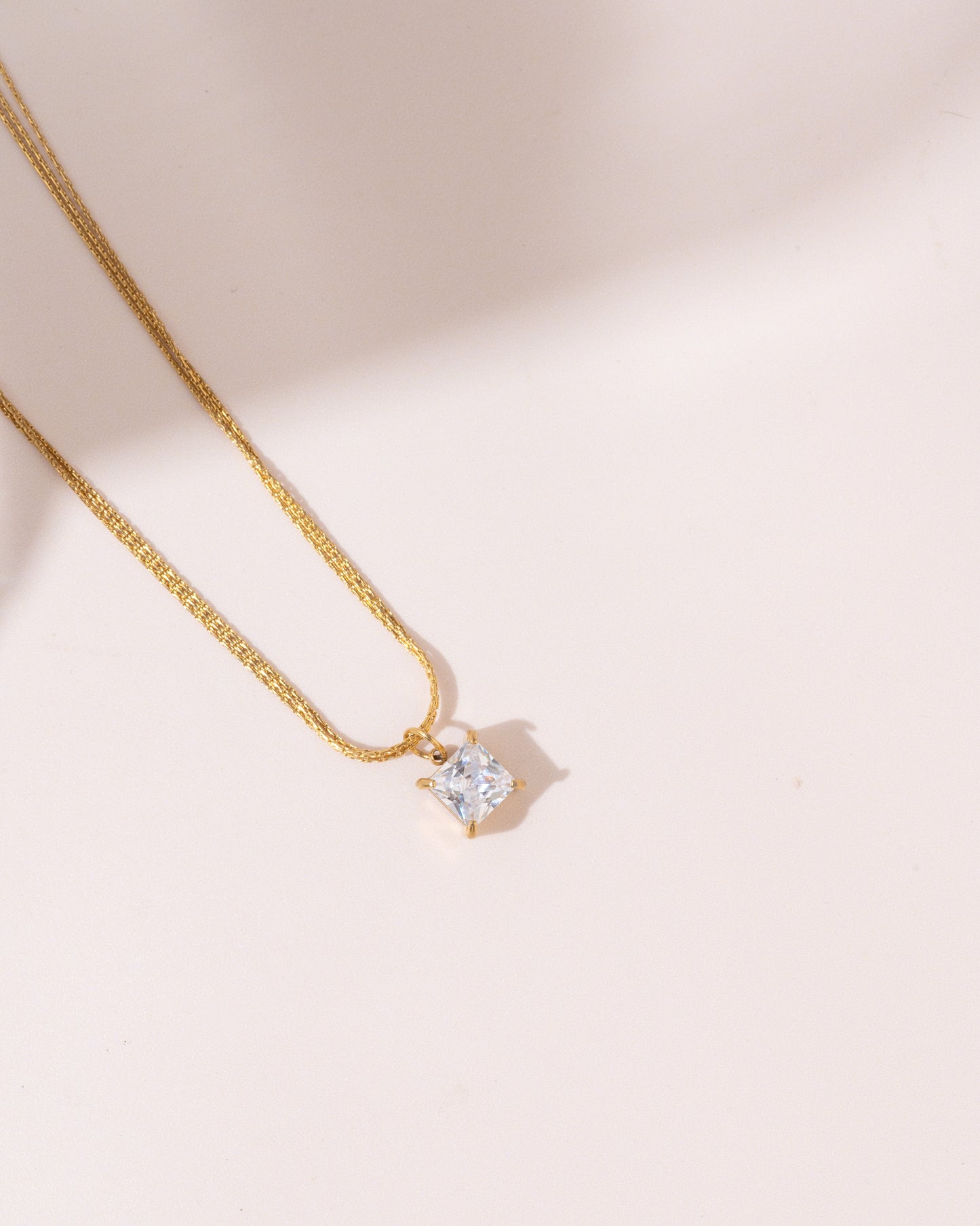 Thread Chain Diamond Necklace