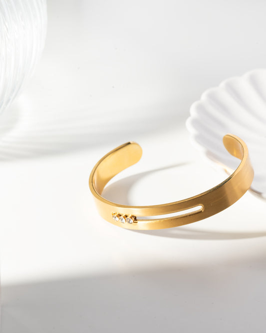 Dancing Diamond Cuff