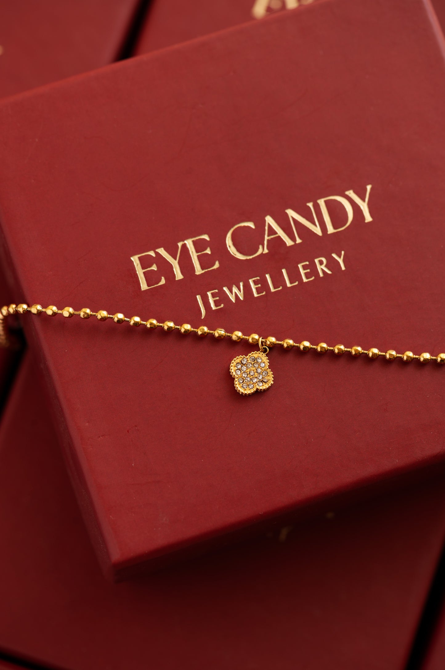 Dainty Icey Reversible Clover