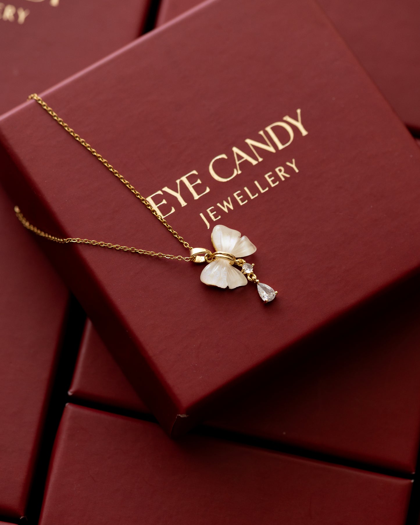 Pretty Bow Necklace